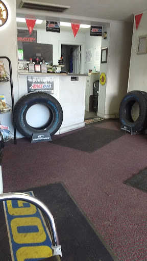 Murray's Automotive & Tire Center en Nashville