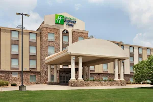 Holiday Inn Express & Suites Searcy, an IHG Hotel image