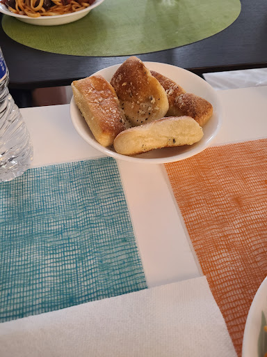 Restaurant «Red White and Brew», reviews and photos, 6740 E McDowell Rd #102, Mesa, AZ 85215, USA