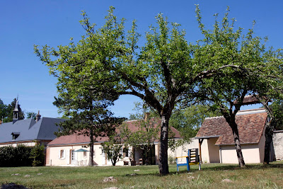 la maison du jardin à Chaumont-sur-Tharonne