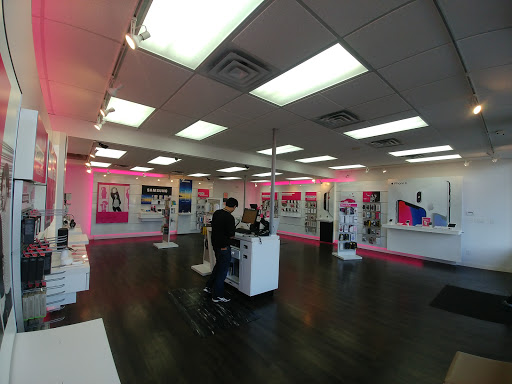 Cell Phone Store «T-Mobile», reviews and photos, 4732 Sunrise Hwy, Massapequa Park, NY 11762, USA