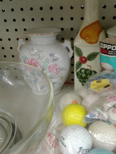 Thrift Store «Value World», reviews and photos, 11900 Detroit Ave, Lakewood, OH 44107, USA