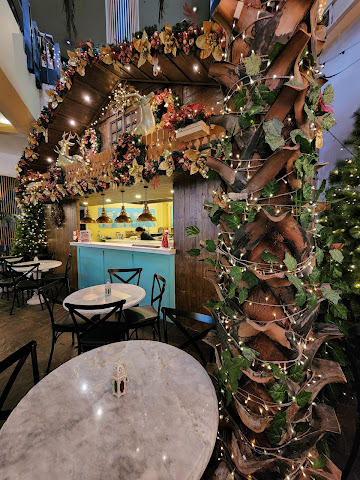 Promenade Mall - Greenhills Shopping Center by null