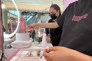 Benefit BrowBar Depilación de Cejas - El Palacio de Hierro Nuevo Coyoacán image