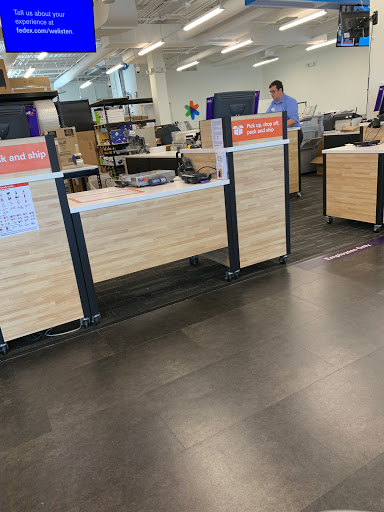 Print Shop «FedEx Office Print & Ship Center», reviews and photos, 205 W Rand Rd, Arlington Heights, IL 60004, USA