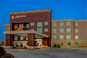 La Quinta Inn & Suites by Wyndham Northlake Ft. Worth image