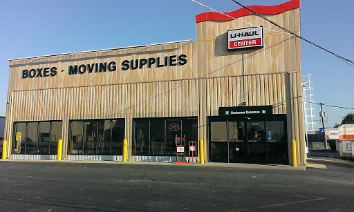 U-Haul Moving & Storage at Glenbrook