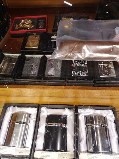 Tobacco Shop «Up Down Cigar», reviews and photos, 1550 N Wells St, Chicago, IL 60610, USA