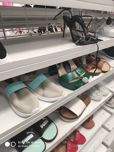 Clothing Store «Ross Dress for Less», reviews and photos, 7884 Van Nuys Blvd, Van Nuys, CA 91402, USA