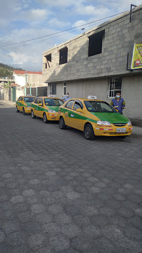 Opiniones de COMPAÑIA DE TAXIS UNIVERSIVALLE S.A. en Quito - Servicio de taxis