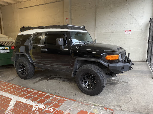 Tire Shop «Discount Tire Store - Hillsboro, OR», reviews and photos, 1800 SE Minter Bridge Rd, Hillsboro, OR 97123, USA