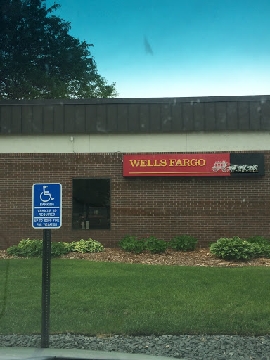 Bank «Wells Fargo Bank», reviews and photos