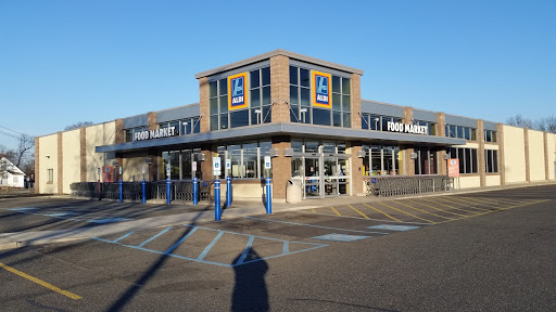 Supermarket «ALDI», reviews and photos, 1851 Sunrise Hwy, Bay Shore, NY 11706, USA