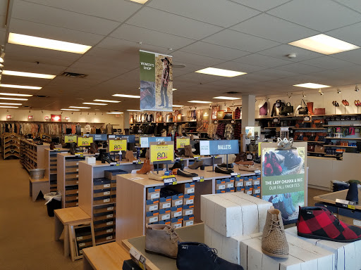 Shoe Store «Bass Factory Outlet», reviews and photos, 10 Farber Dr #26, Bellport, NY 11713, USA