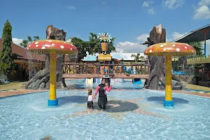 Dynasty Water World Gresik image