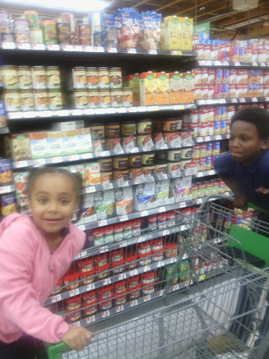 Supermarket «Walmart Neighborhood Market», reviews and photos, 2444 E Powell Blvd, Gresham, OR 97080, USA