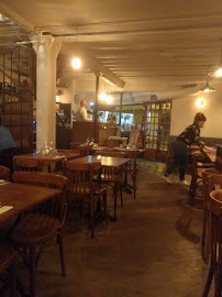 Atmosphère du Restaurant français Les Vinaigriers à Paris - n°11