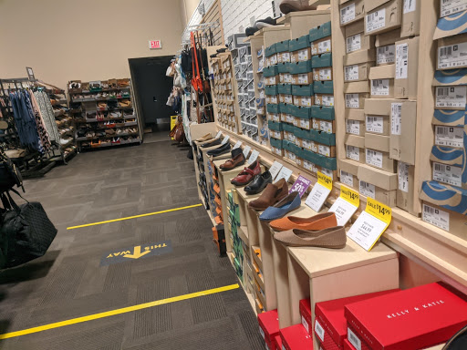 Shoe Store «DSW Designer Shoe Warehouse», reviews and photos, 9601 Skokie Blvd, Skokie, IL 60077, USA