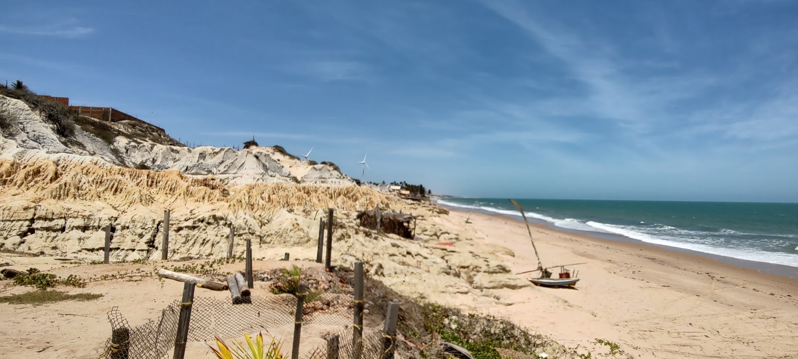 Photo de Praia de Fontainha avec rivage droit, long