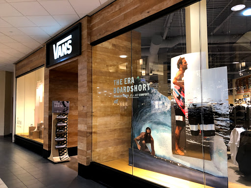 Shoe Store «Vans», reviews and photos, 14200 E Alameda Ave #1015a, Aurora, CO 80012, USA