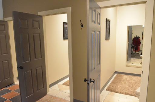 Fashion Accessories Store «Fabulous Fashions Boutique», reviews and photos, 14505 W Maple Rd, Omaha, NE 68116, USA