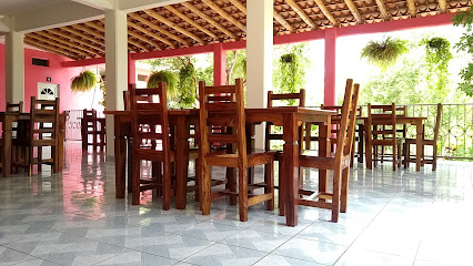 Restaurante y balneario: Las Guacamayas - Lázaro Cárdenas S/n, Emperador, 40500 Arcelia, Gro., Mexico