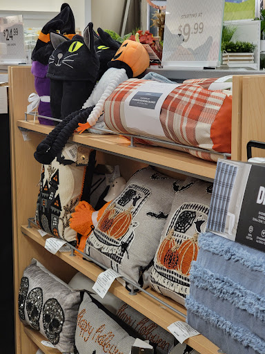 Department Store «Marshalls & HomeGoods», reviews and photos, 4950 Hadley Center Dr, South Plainfield, NJ 07080, USA