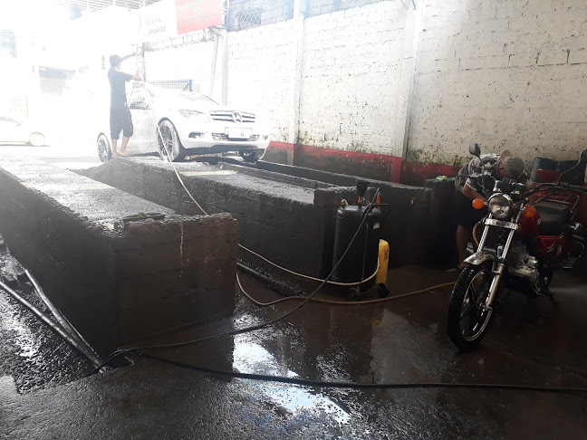 Autoservicio Lubricadora "Lenín Jr." - Quevedo