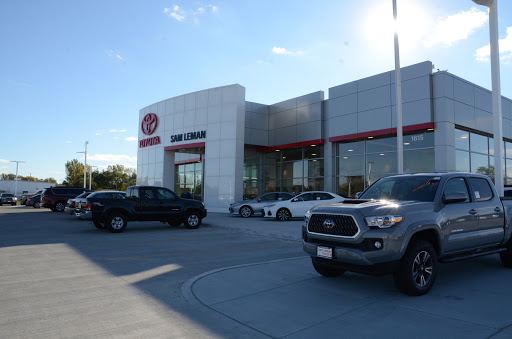 Sam Leman Toyota Bloomington, 1502 Morrissey Dr, Bloomington, IL 61701, USA, 