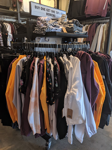 Shoe Store «Vans», reviews and photos, 485 N Tustin St, Orange, CA 92867, USA