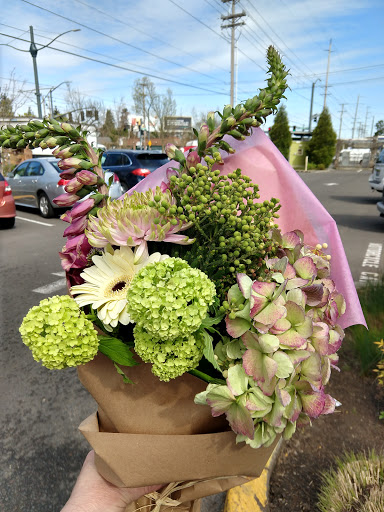 Grocery Store «New Seasons Market Arbor Lodge», reviews and photos, 6400 N Interstate Ave, Portland, OR 97217, USA