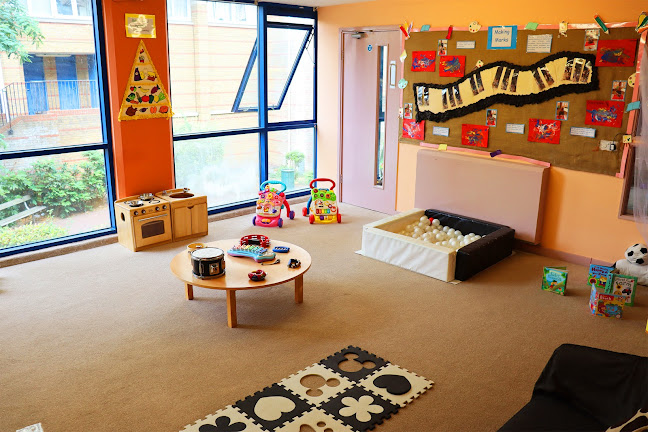 Reviews of Magic Roundabout Nursery Stockwell - Day Nursery and Preschool (3 months to 5 years) in London - School