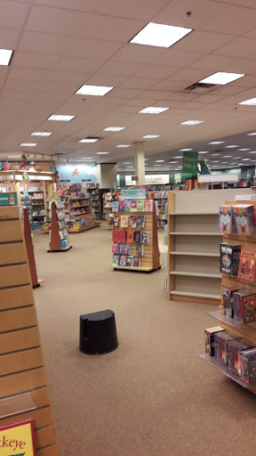 Book Store «Barnes & Noble Booksellers», reviews and photos, 1739 Olentangy River Rd, Columbus, OH 43212, USA