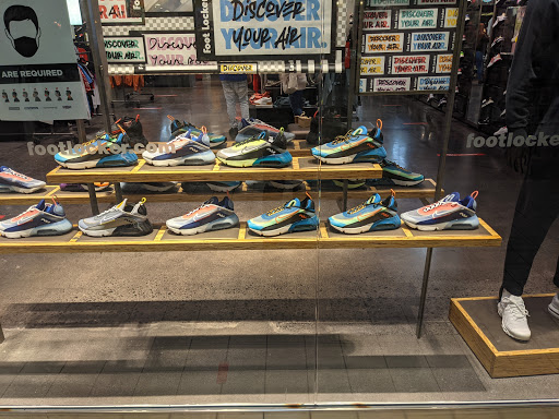 Shoe Store «Famous Footwear», reviews and photos, 831 Lancaster Dr NE, Salem, OR 97301, USA