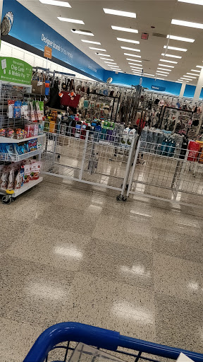 Clothing Store «Ross Dress for Less», reviews and photos, 257 N Weber Rd, Bolingbrook, IL 60490, USA