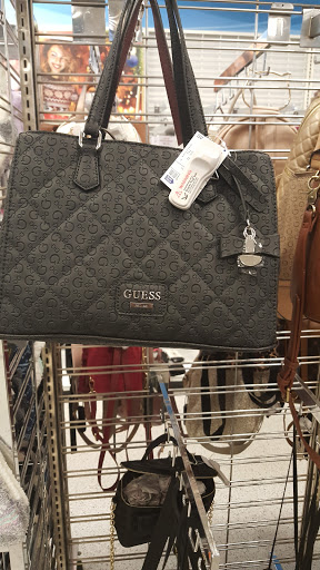 Clothing Store «Ross Dress for Less», reviews and photos, 13855 Outlet Dr, Silver Spring, MD 20904, USA