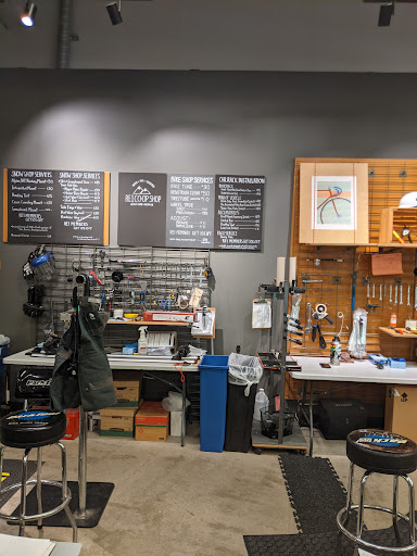 Camping Store «REI», reviews and photos, 17W160 W 22nd St, Oakbrook Terrace, IL 60181, USA