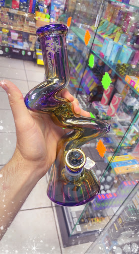 Vaporizer Store «Happy Rock Smoke Shop», reviews and photos, 334 NE 72nd St, Kansas City, MO 64118, USA