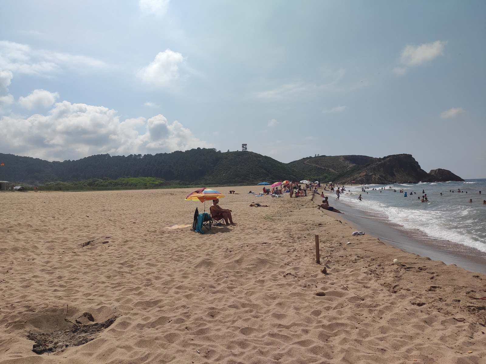 Foto von Kurna Halk Plaji mit beiger sand Oberfläche