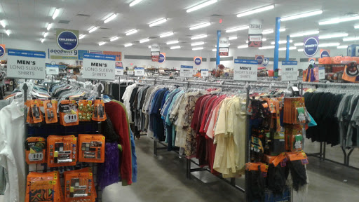 Thrift Store «Hayden & Raintree Goodwill Retail & Donation Center», reviews and photos, 8053 E Raintree Dr, Scottsdale, AZ 85260, USA