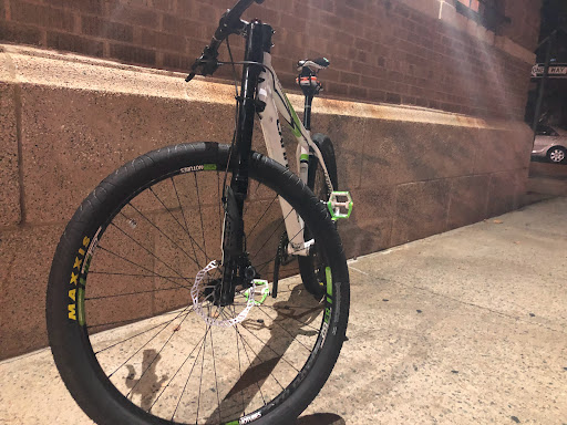 Bicycle Store «Castle Hill Bike Shop», reviews and photos, 3467 E Tremont Ave, Bronx, NY 10465, USA