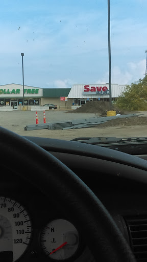 Grocery Store «Save-A-Lot», reviews and photos, 661 E 24th St #810, Holland, MI 49423, USA