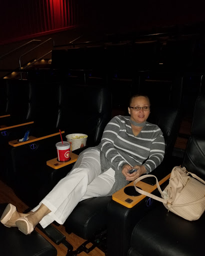 Movie Theater «Regal Cinemas Shiloh Crossing 18», reviews and photos, 10400 E. US 36, Avon, IN 46168, USA