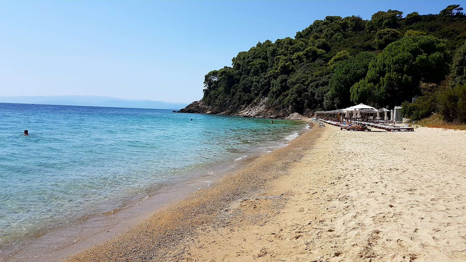 Foto af Xenia beach beliggende i naturområde