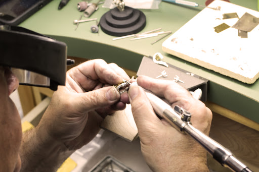 Jewelry Buyer «Pangea Coins & Jewelry», reviews and photos, 35 E Ridgewood Ave, Ridgewood, NJ 07450, USA