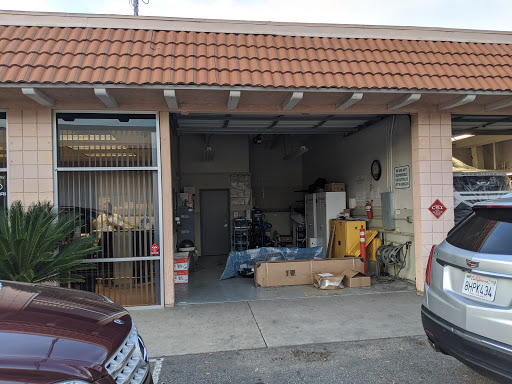 Auto Body Shop «B & B Auto Body», reviews and photos, 3043 Thousand Oaks Blvd, Thousand Oaks, CA 91362, USA