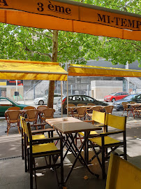 Atmosphère du Restaurant La 3ème Mi-Temps à Saint-Denis - n°12