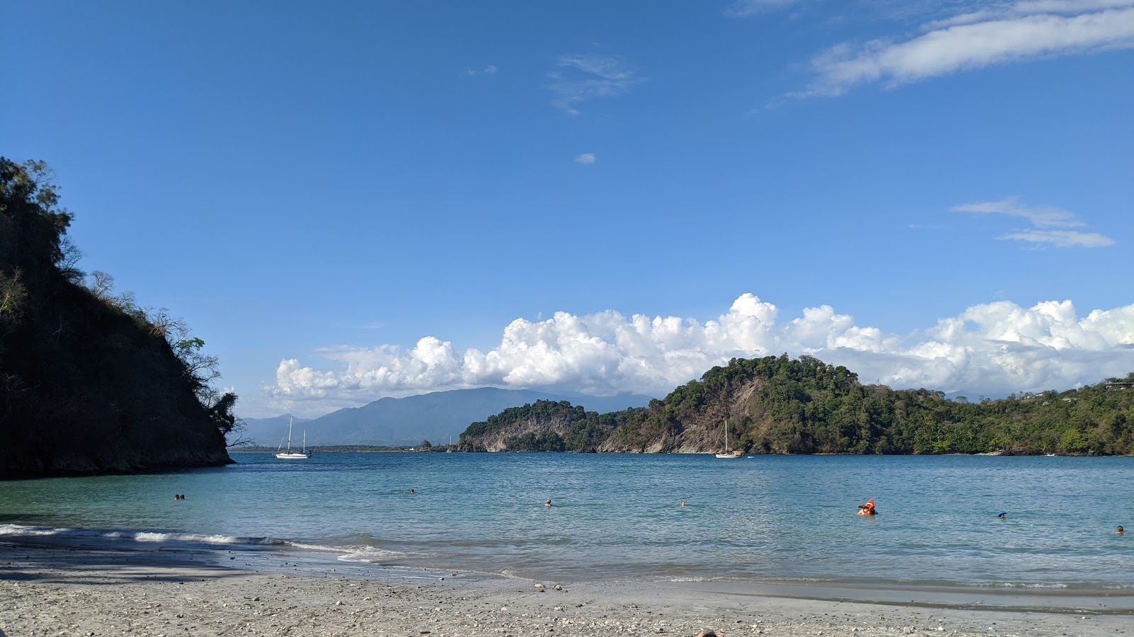 Zdjęcie Playa Biesanz położony w naturalnym obszarze