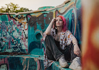 Dani Mondloch Photography - Photo 8 - Car repair in , Columbia
