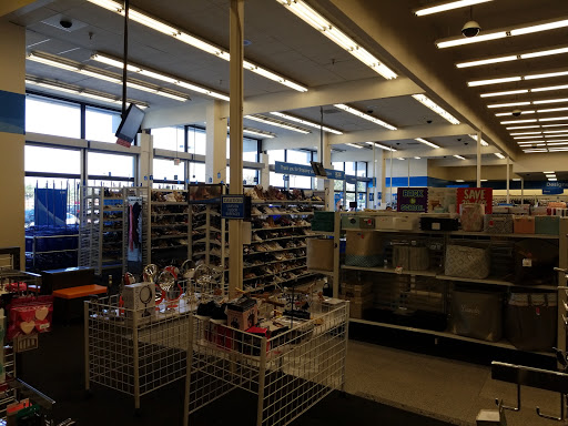 Clothing Store «Ross Dress for Less», reviews and photos, 640 Concar Dr, San Mateo, CA 94402, USA